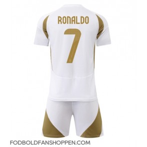 Al-Nassr Cristiano Ronaldo #7 Tredjetrøje Børn 2024-25 Kortærmet (+ Korte bukser)